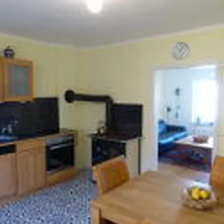 شقة _ Uns Luett Hus