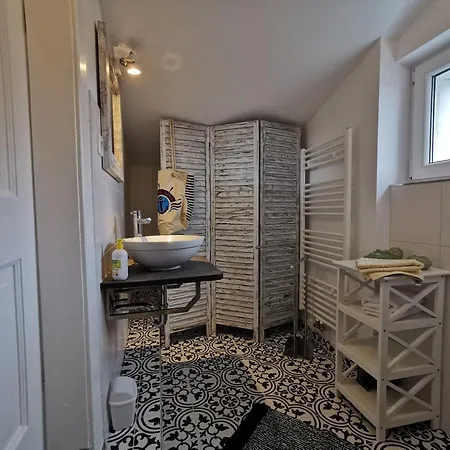 _ Uns Luett Hus Апартаменты *