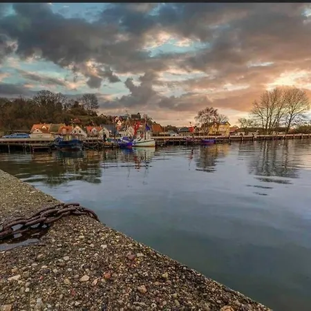 شقة _ Uns Luett Hus