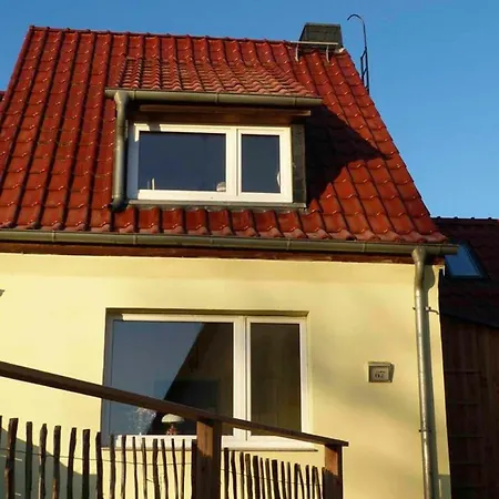 شقة _ Uns Luett Hus